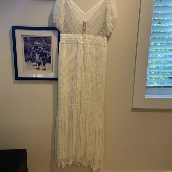 BHLDN Tadashi Shoji 'Rae' Ivory Wedding Dress - Picture 10 of 16